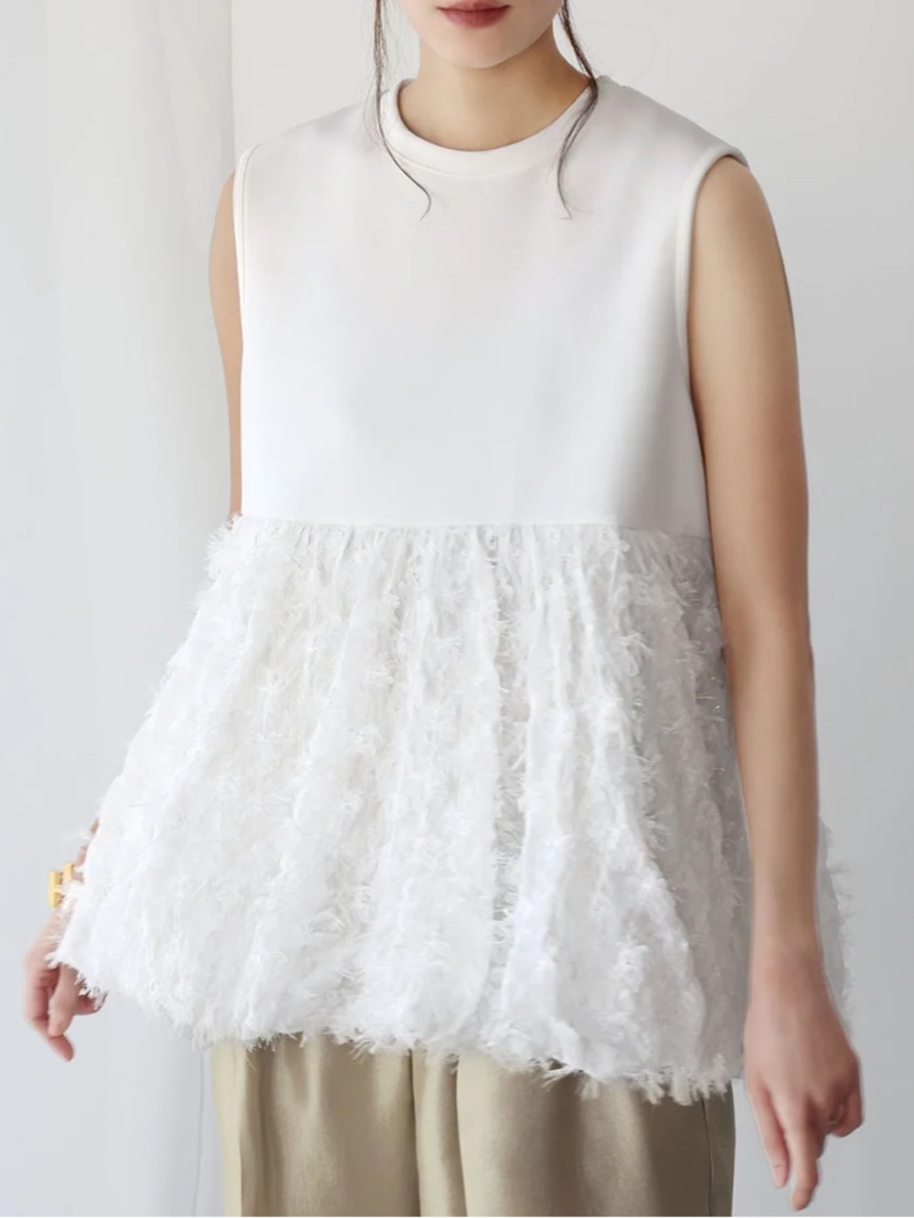 FEATHER TEXTURE White Sleeveless Zip Back Peplum Hem Top LARGE - Picture 1 of 7